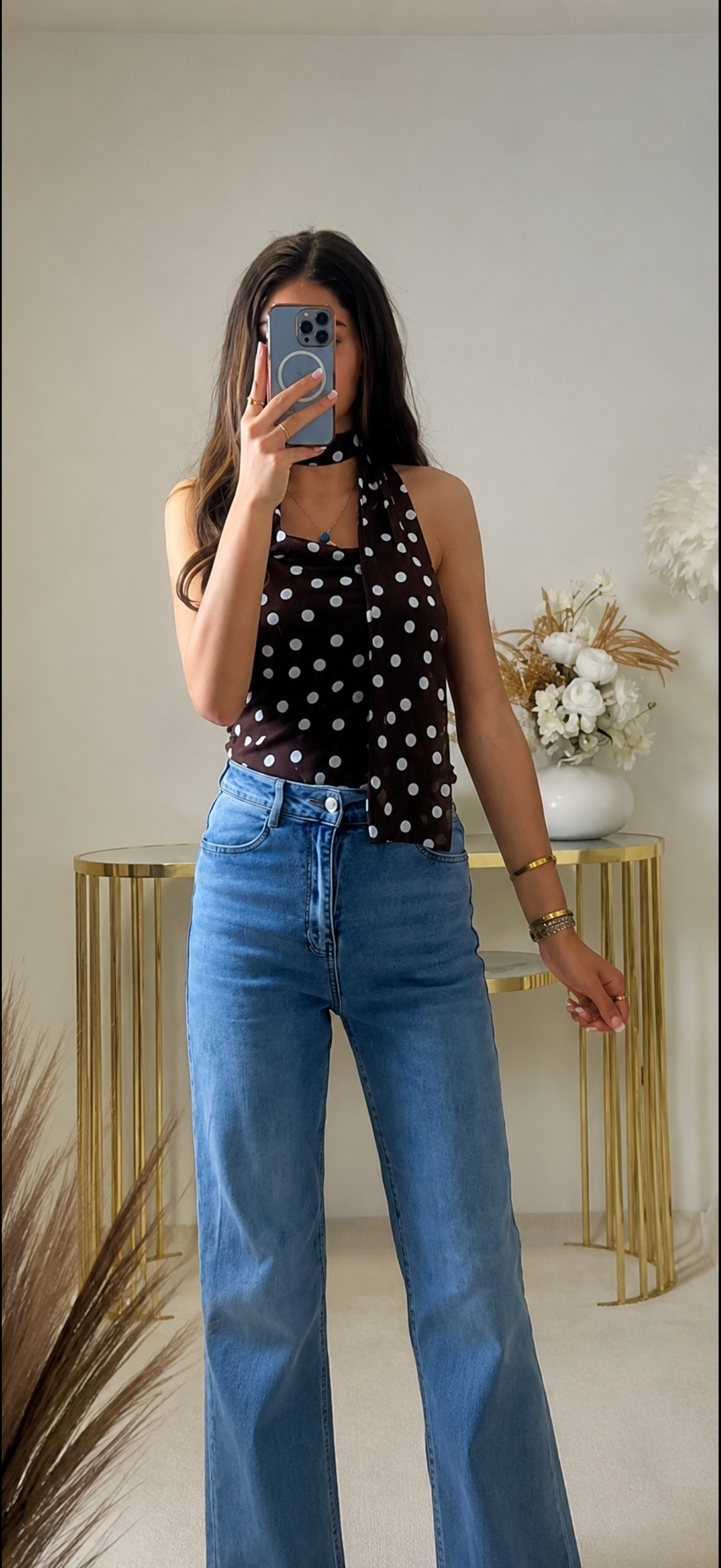 Asymmetrisches Polka-Dot Top mit Halterneck