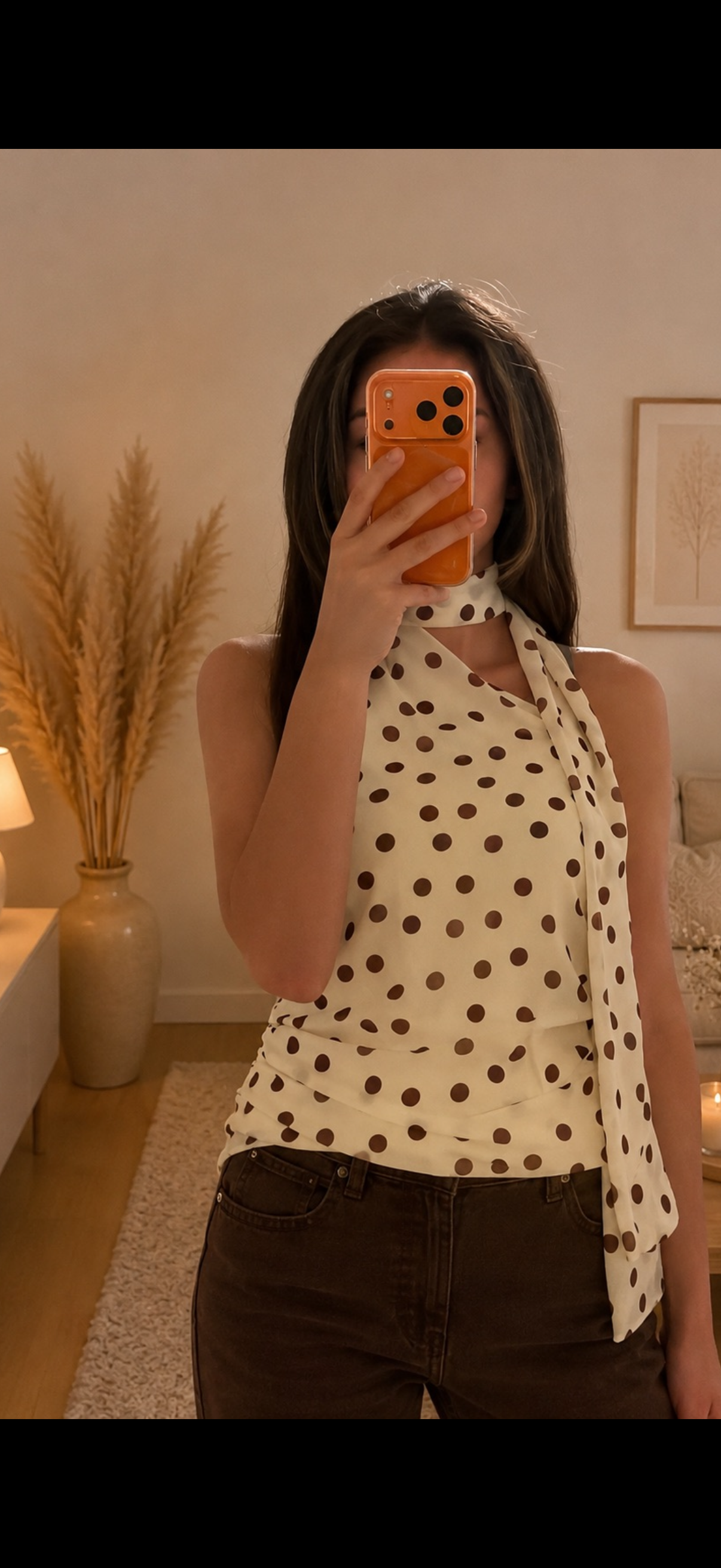 Asymmetrisches Polka-Dot Top mit Halterneck