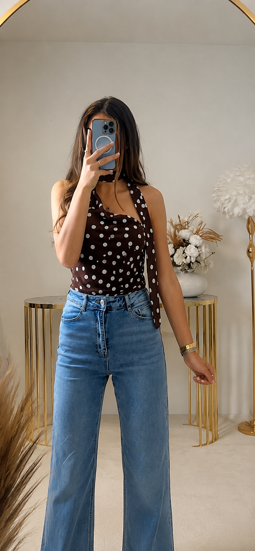 Asymmetrisches Polka-Dot Top mit Halterneck